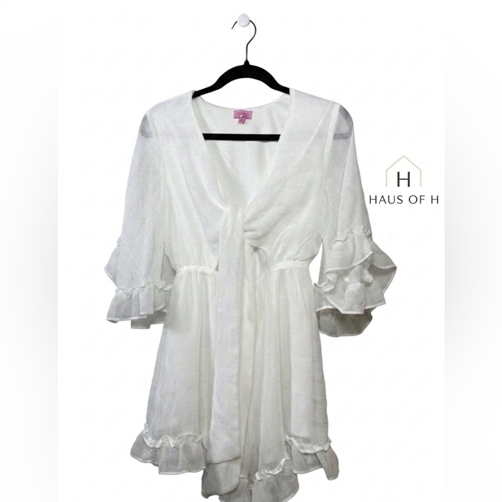 Mi Ami Woman’s. Sheer Stylish white romper size small with a tie-front detail. - Picture 3 of 6